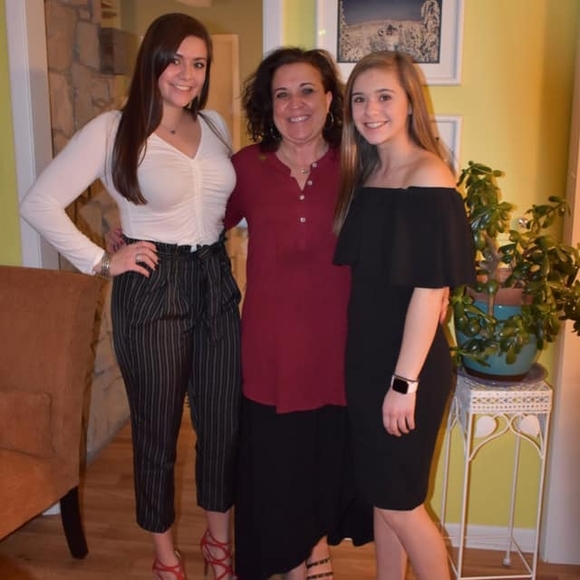 Meet your Posher, Andrea - Picture 1 of 1